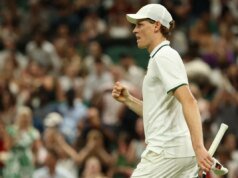 O atual campeão Jannik Sinner chega às semifinais de Wimbledon