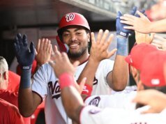 Nats, enfrentando Astros, fica esperando o arremesso para acompanhar a rebatida