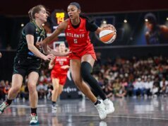 Angel Reese estrela após ausência de 1 jogo na vitória do Dream sobre Sparks