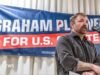 El demócrata Graham Platner suspende su campaña para una carrera clave por el Senado de Estados Unidos tras una acusación de agresión