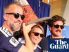 ‘Significa amor’: torcedores escoceses da Copa do Mundo celebram Boston com cone de trânsito laranja