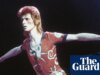 Saxofones, paradas musicais e um roteiro rejeitado dos Simpsons: arquivo de David Bowie em turnê pelo Reino Unido