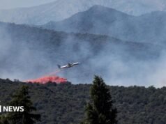 Un incendio forestal en el sur de Francia obliga a evacuar a ten.000 personas