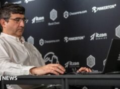 Ex campeón de ajedrez Kramnik suspendido por comentarios de trampa