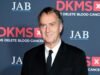 Angus Deayton cube que conocer a Richard Curtis «cambió mi vida»