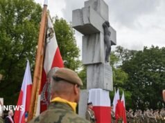 El primer ministro polaco promete un monumento a las víctimas del «genocidio cometido por nacionalistas ucranianos» en la Segunda Guerra Mundial