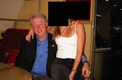 Antiguo asesor de Clinton «no recuerda» por qué dijo que el expresidente visitó la isla Epstein