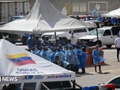 Familias angustiadas deben identificar a las víctimas del terremoto de Venezuela en una morgue improvisada