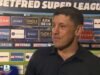 Os jovens do Wigan venceram o Warrington para manter a pressão sobre o Leeds na liderança
