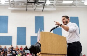 El candidato al Senado de Michigan fue confrontado repetidamente por el derecho de Israel a existir y desfinanciando a la policía.