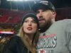 Companheiros de equipe de Travis Kelce e outras pessoas envolvidas com esportes comparecem ao seu casamento com Taylor Swift