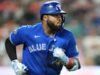 Guerrero Jr., do Blue Jays, arranhou-se contra o Mets com rigidez nas costas