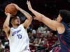 O guarda do Jazz, Trey Alexander, caiu em maca em jogo da NBA Summer season League