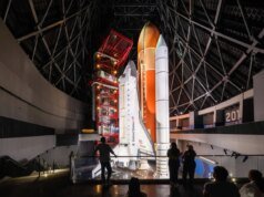Prepárese para el despegue: la nueva exhibición del transbordador espacial Endeavour se abre al público este año