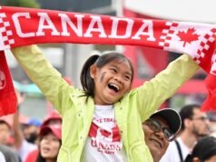 Torcedores orgulhosos da seleção masculina canadense, apesar da derrota na Copa do Mundo para o Marrocos