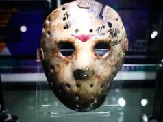 El tráiler de ‘Crystal Lake’ revela la historia del origen de ‘Viernes 13’ con Linda Cardellini como Pam Voorhees