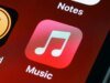 Tu próxima canción de Spotify pronto podría llevar una etiqueta de advertencia de IA, y la industria musical está de acuerdo
