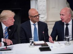 Blue Origin de Jeff Bezos recurre a la adulación hacia Trump