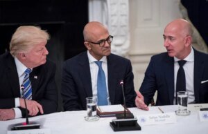 Blue Origin de Jeff Bezos recurre a la adulación hacia Trump