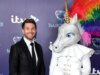 Los comediantes deben dejar de aceptar trabajos como presentadores de televisión
