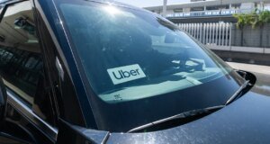 La estrategia de vehículos autónomos de Uber: ralentizar su adopción
