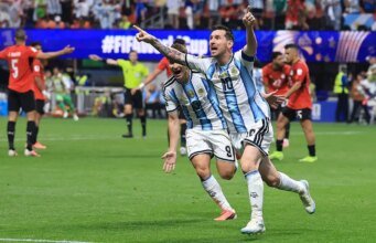 Jugadores y entrenadores egipcios se quejan de decisiones controvertidas en la derrota ante Argentina: «Juego amañado»