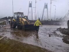 IMD emite alerta ‘roja’ para Mumbai, Thane y Raigad debido a que las fuertes lluvias y los vientos interrumpen los viajes | Actualizaciones de Monzón EN VIVO