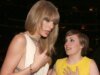 El crudo discurso de Lena Dunham en la boda de Taylor Swift ‘deja a los invitados sin aliento’