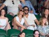 Aaron Taylor-Johnson, de 36 años, y su esposa Sam, de 59, silencian a los críticos con un beso apasionado en Wimbledon