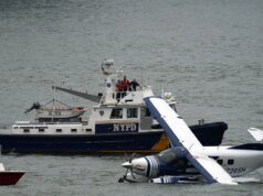 Piloto declara socorro antes de que un hidroavión se estrelle en el East River de la ciudad de Nueva York