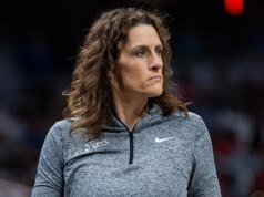 La entrenadora de Fever, Stephanie White, esquiva la pregunta sobre la carta del Partido Republicano sobre el tratamiento de Caitlin Clark en la WNBA