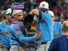 O titular dos Brewers, Brandon Woodruff, foi para IL novamente com lábio inflamado