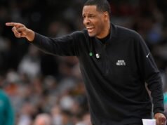 Ex-técnico do Rockets, Stephen Silas, deverá se juntar à equipe do Raptors