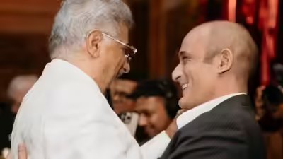 akshaye-khanna-3.jpg