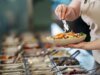 Desde las propinas hasta la etiqueta, he aquí por qué los buffets no son tan buenos como mucha gente parece pensar