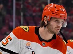 Jacob Trouba assume a direção de Sharks