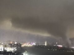 Ver: Momento raro twister azota ciudades del centro de China