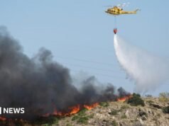 España lucha por contener uno de sus incendios forestales más mortíferos: al menos 12 muertos