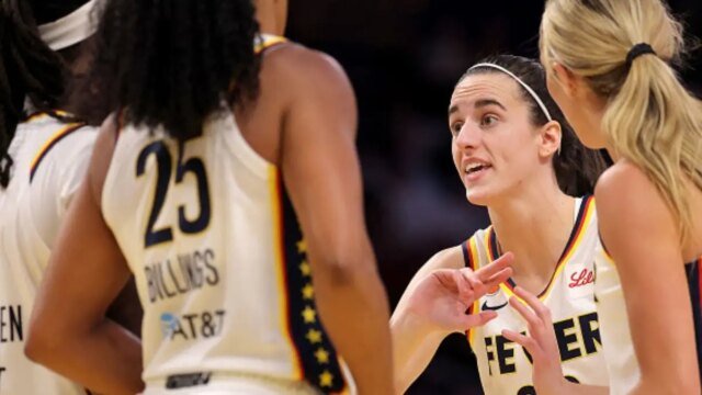 caitlin-clark-indiana-fever-hamby-sparks-wnba-3.jpg