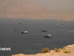Estados Unidos lanza ataques contra Irán tras el impacto de petroleros en el Estrecho de Ormuz