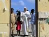 El Papa insta a Europa a hacer más por los inmigrantes durante su visita a la isla puerta de entrada