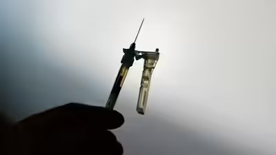 ‘Ansia de asesinato’: el médico alemán que mató a 15 pacientes recibe cadena perpetua; sospechoso de 76 muertes más