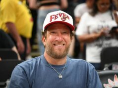Dave Portnoy sobre correr "Taburete De Bar Deportes" como "SNL"
