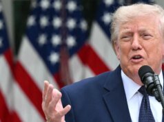 Los demócratas del Senado presionan a las empresas afiliadas a Trump para que obtengan respuestas sobre el acuerdo del IRS