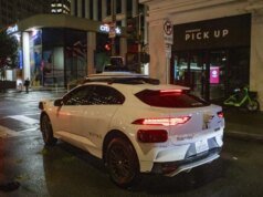 Los autos Waymo atascados involucrados en el atasco del 4 de julio, confirma la compañía