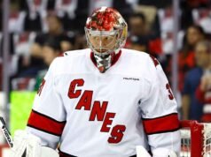Assista ao vivo: Frederik Andersen, novo goleiro dos Oilers, encontra a mídia