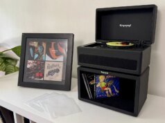 Práctica con el nuevo y pequeño tocadiscos de Tiny Vinyls