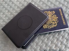 Estos 12 pequeños dispositivos de viaje mejorarán tu vuelo o tu viaje, y no te harán gastar mucho dinero