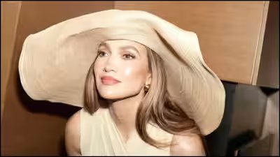 jennifer-lopez-and-her-hat.jpg