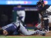 Susto en el Juego de Estrellas de la MLB cuando el toletero de los Rays, Junior Caminero, sale después de tomar una bola rápida de 98 mph en la mano